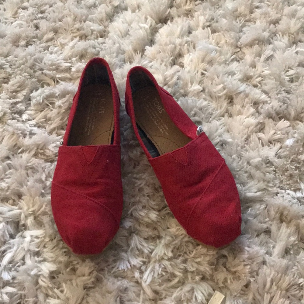 Toms